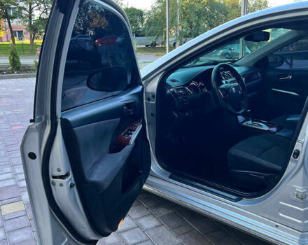 Сірий Тойота Камрі, об'ємом двигуна 2.5 л та пробігом 291 тис. км за 9999 $, фото 20 на Automoto.ua