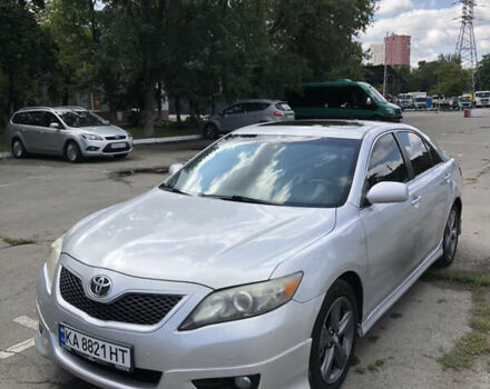 Серый Тойота Камри, объемом двигателя 2.46 л и пробегом 240 тыс. км за 9100 $, фото 1 на Automoto.ua