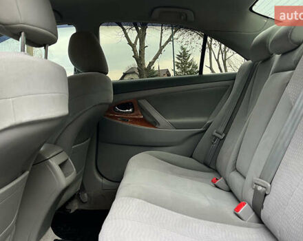 Сірий Тойота Камрі, об'ємом двигуна 2.49 л та пробігом 200 тис. км за 9999 $, фото 18 на Automoto.ua