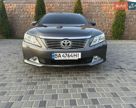 Серый Тойота Камри, объемом двигателя 2.49 л и пробегом 184 тыс. км за 13700 $, фото 3 на Automoto.ua