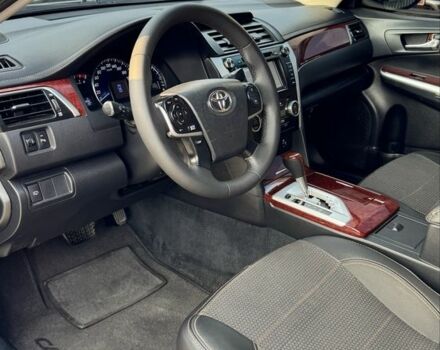 Серый Тойота Камри, объемом двигателя 2.5 л и пробегом 185 тыс. км за 12700 $, фото 10 на Automoto.ua