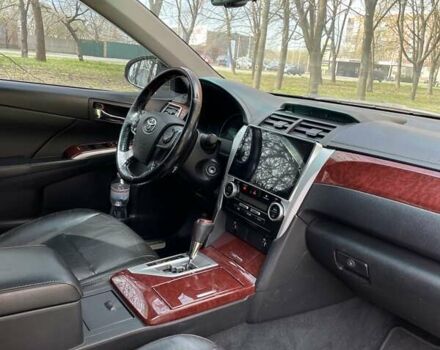Серый Тойота Камри, объемом двигателя 2.49 л и пробегом 195 тыс. км за 14000 $, фото 9 на Automoto.ua