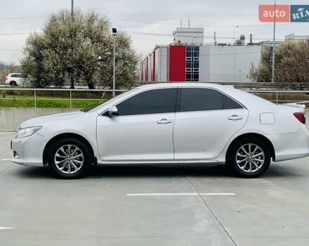 Серый Тойота Камри, объемом двигателя 2.49 л и пробегом 196 тыс. км за 12300 $, фото 25 на Automoto.ua