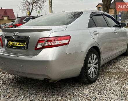 Сірий Тойота Камрі, об'ємом двигуна 2.49 л та пробігом 200 тис. км за 9999 $, фото 6 на Automoto.ua