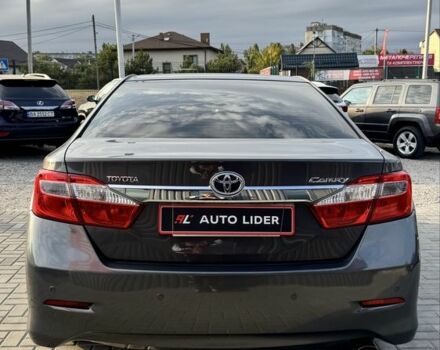 Серый Тойота Камри, объемом двигателя 2.5 л и пробегом 185 тыс. км за 12700 $, фото 4 на Automoto.ua