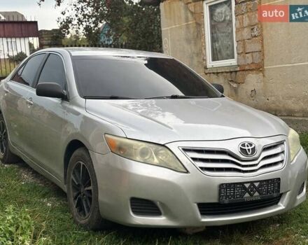 Сірий Тойота Камрі, об'ємом двигуна 2.5 л та пробігом 310 тис. км за 8499 $, фото 6 на Automoto.ua