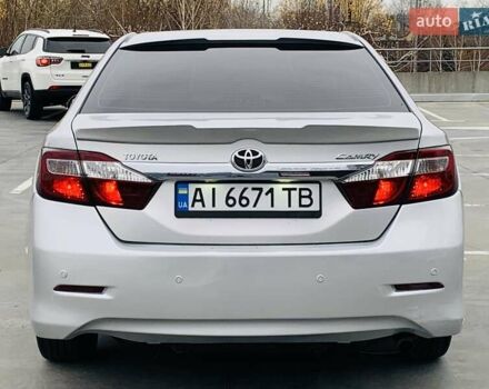 Серый Тойота Камри, объемом двигателя 2.49 л и пробегом 196 тыс. км за 12300 $, фото 18 на Automoto.ua