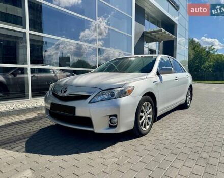 Серый Тойота Камри, объемом двигателя 2.36 л и пробегом 233 тыс. км за 10500 $, фото 2 на Automoto.ua