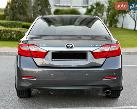 Серый Тойота Камри, объемом двигателя 2.5 л и пробегом 145 тыс. км за 13400 $, фото 17 на Automoto.ua