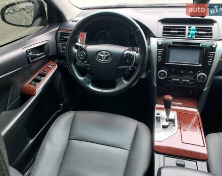 Серый Тойота Камри, объемом двигателя 2.49 л и пробегом 196 тыс. км за 12300 $, фото 80 на Automoto.ua