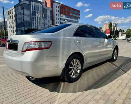 Серый Тойота Камри, объемом двигателя 2.36 л и пробегом 233 тыс. км за 10500 $, фото 5 на Automoto.ua