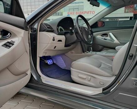 Сірий Тойота Камрі, об'ємом двигуна 2.5 л та пробігом 160 тис. км за 12000 $, фото 11 на Automoto.ua