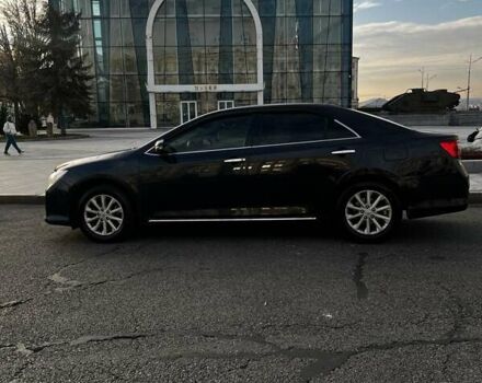 Серый Тойота Камри, объемом двигателя 2.49 л и пробегом 155 тыс. км за 12500 $, фото 2 на Automoto.ua