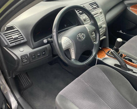 Сірий Тойота Камрі, об'ємом двигуна 2.36 л та пробігом 162 тис. км за 10800 $, фото 12 на Automoto.ua