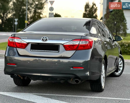 Серый Тойота Камри, объемом двигателя 2.5 л и пробегом 145 тыс. км за 13400 $, фото 13 на Automoto.ua