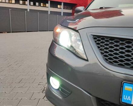 Сірий Тойота Камрі, об'ємом двигуна 2.5 л та пробігом 160 тис. км за 12000 $, фото 8 на Automoto.ua