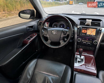 Тойота Камри 2012 в Киеве на Automoto.ua Серый Тойота Камри, объемом двигателя 2.49 л и пробегом 198 тыс. км за 15490 $, фото 66 на Automoto.ua