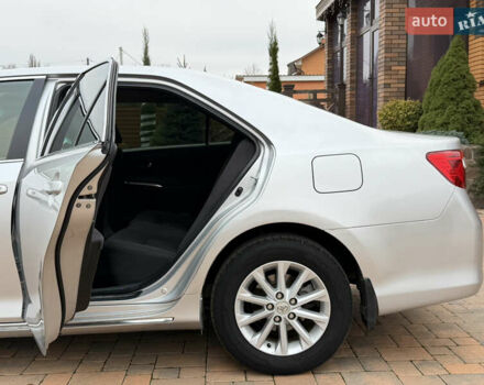 Сірий Тойота Камрі, об'ємом двигуна 2.5 л та пробігом 232 тис. км за 12800 $, фото 17 на Automoto.ua