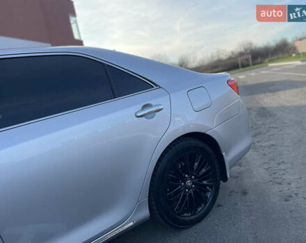 Сірий Тойота Камрі, об'ємом двигуна 3.5 л та пробігом 231 тис. км за 13400 $, фото 17 на Automoto.ua