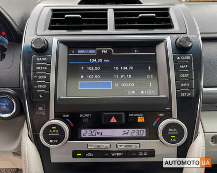 Серый Тойота Камри, объемом двигателя 2.5 л и пробегом 252 тыс. км за 12200 $, фото 12 на Automoto.ua