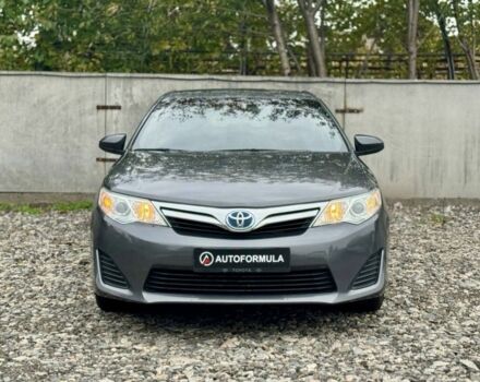 Сірий Тойота Камрі, об'ємом двигуна 2.5 л та пробігом 268 тис. км за 10990 $, фото 2 на Automoto.ua