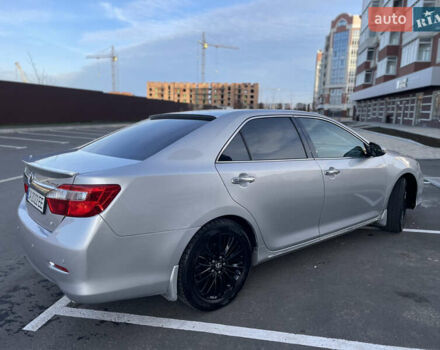 Серый Тойота Камри, объемом двигателя 3.5 л и пробегом 230 тыс. км за 13400 $, фото 2 на Automoto.ua