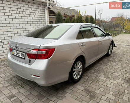 Серый Тойота Камри, объемом двигателя 2.5 л и пробегом 220 тыс. км за 12900 $, фото 2 на Automoto.ua