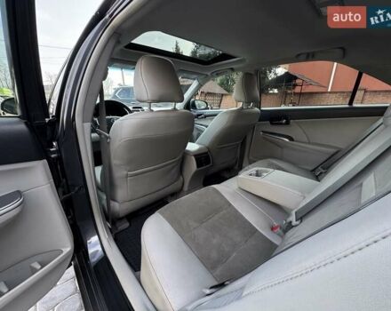 Сірий Тойота Камрі, об'ємом двигуна 2.5 л та пробігом 138 тис. км за 11950 $, фото 2 на Automoto.ua