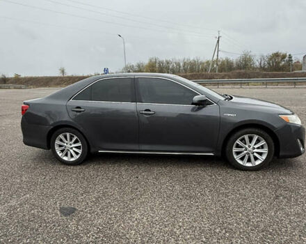 Серый Тойота Камри, объемом двигателя 2.49 л и пробегом 333 тыс. км за 11500 $, фото 3 на Automoto.ua