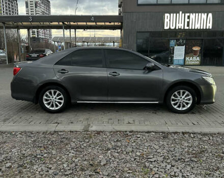 Сірий Тойота Камрі, об'ємом двигуна 2.49 л та пробігом 220 тис. км за 11500 $, фото 3 на Automoto.ua