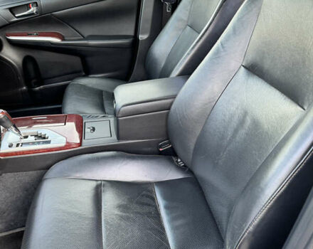 Серый Тойота Камри, объемом двигателя 2.49 л и пробегом 240 тыс. км за 12900 $, фото 10 на Automoto.ua