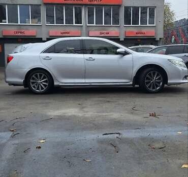 Серый Тойота Камри, объемом двигателя 2.49 л и пробегом 183 тыс. км за 14000 $, фото 5 на Automoto.ua