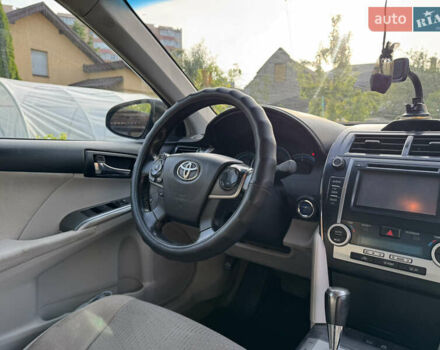 Серый Тойота Камри, объемом двигателя 2.49 л и пробегом 290 тыс. км за 9500 $, фото 15 на Automoto.ua