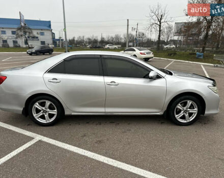 Сірий Тойота Камрі, об'ємом двигуна 2.5 л та пробігом 241 тис. км за 13500 $, фото 4 на Automoto.ua