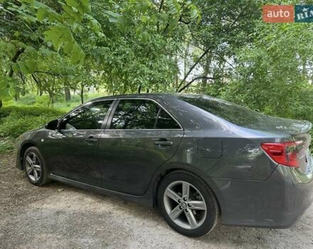 Сірий Тойота Камрі, об'ємом двигуна 2.49 л та пробігом 290 тис. км за 9500 $, фото 7 на Automoto.ua