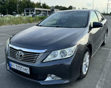 Серый Тойота Камри, объемом двигателя 2.49 л и пробегом 240 тыс. км за 12900 $, фото 13 на Automoto.ua