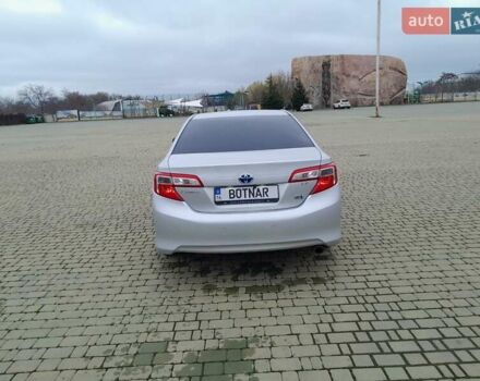 Сірий Тойота Камрі, об'ємом двигуна 2.5 л та пробігом 245 тис. км за 14100 $, фото 1 на Automoto.ua