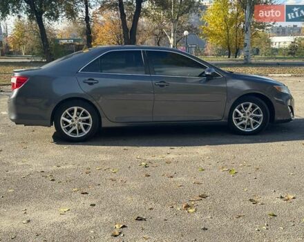 Серый Тойота Камри, объемом двигателя 2.5 л и пробегом 323 тыс. км за 9990 $, фото 7 на Automoto.ua