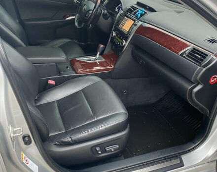 Сірий Тойота Камрі, об'ємом двигуна 2.5 л та пробігом 136 тис. км за 16500 $, фото 4 на Automoto.ua