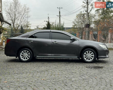 Сірий Тойота Камрі, об'ємом двигуна 2.49 л та пробігом 215 тис. км за 15000 $, фото 4 на Automoto.ua