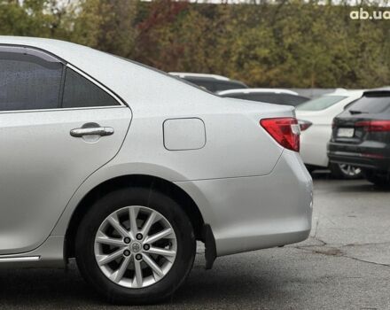 Серый Тойота Камри, объемом двигателя 2.5 л и пробегом 213 тыс. км за 14490 $, фото 6 на Automoto.ua