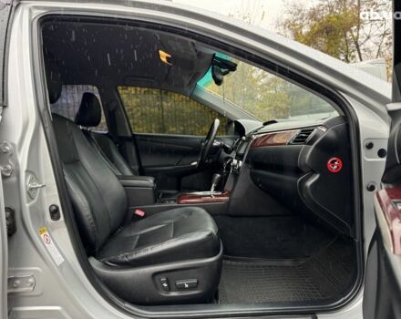 Серый Тойота Камри, объемом двигателя 2.5 л и пробегом 213 тыс. км за 14490 $, фото 47 на Automoto.ua