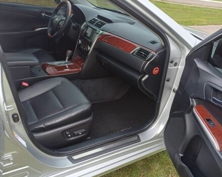 Сірий Тойота Камрі, об'ємом двигуна 2.5 л та пробігом 193 тис. км за 14000 $, фото 7 на Automoto.ua