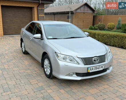 Сірий Тойота Камрі, об'ємом двигуна 2.5 л та пробігом 232 тис. км за 12800 $, фото 1 на Automoto.ua