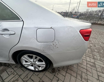 Сірий Тойота Камрі, об'ємом двигуна 2.49 л та пробігом 274 тис. км за 8000 $, фото 14 на Automoto.ua