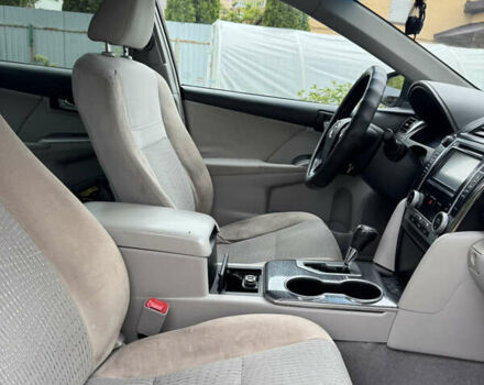 Серый Тойота Камри, объемом двигателя 2.49 л и пробегом 290 тыс. км за 9500 $, фото 54 на Automoto.ua