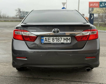 Серый Тойота Камри, объемом двигателя 2.5 л и пробегом 198 тыс. км за 13999 $, фото 5 на Automoto.ua