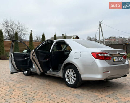 Сірий Тойота Камрі, об'ємом двигуна 2.5 л та пробігом 232 тис. км за 12800 $, фото 13 на Automoto.ua