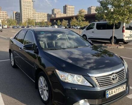 Серый Тойота Камри, объемом двигателя 2.5 л и пробегом 175 тыс. км за 16500 $, фото 1 на Automoto.ua