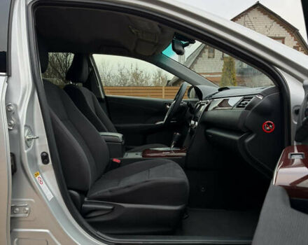 Сірий Тойота Камрі, об'ємом двигуна 2.5 л та пробігом 232 тис. км за 12800 $, фото 29 на Automoto.ua